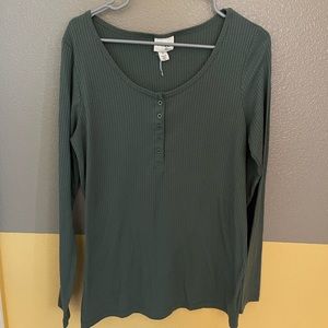 Green Maternity long sleeve Hensley size large